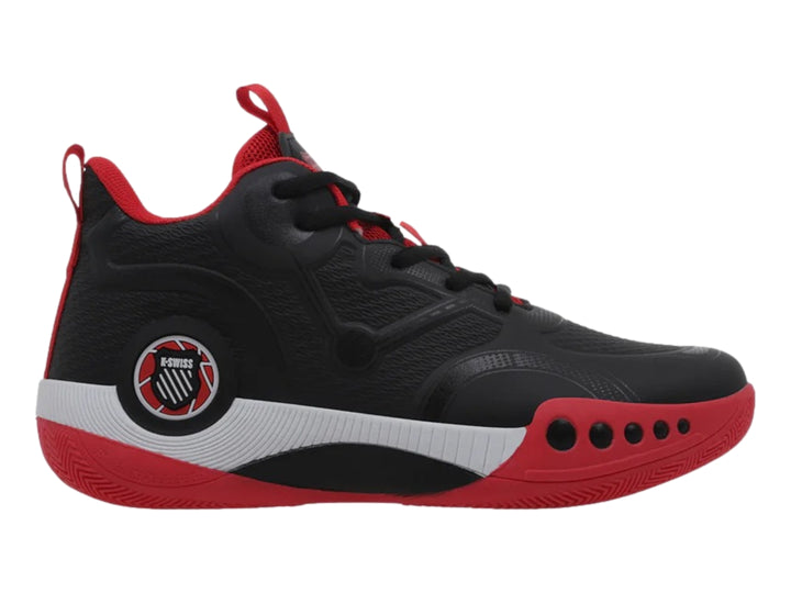 Tenis deportivos K-Swiss para niño en colores negro, rojo y blanco.