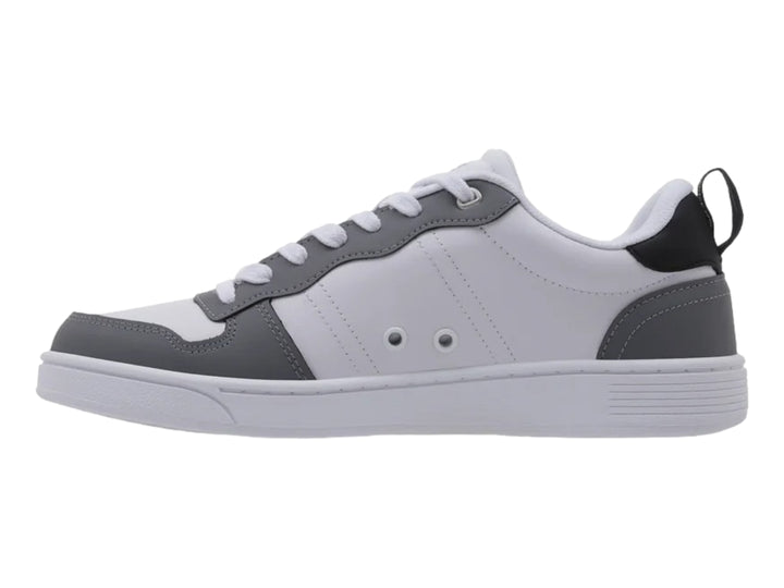 Tenis K-Swiss modelo Lozan Match en colores blanco y gris con detalles en negro y suela blanca.