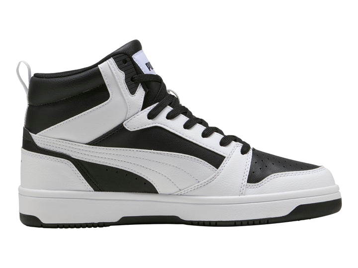 Tenis PUMA Rebound V6 de bota alta en colores blanco y negro con suela blanca.