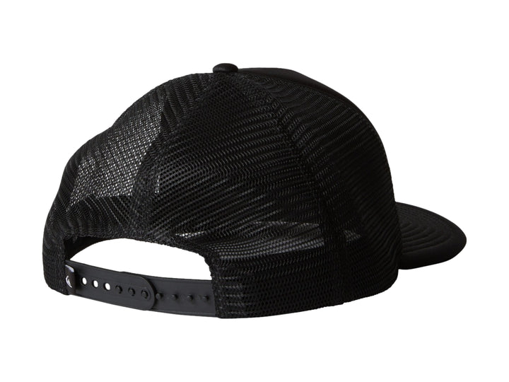 Gorra Quiksilver modelo trucker en color negro con visera plana y panel trasero de malla.