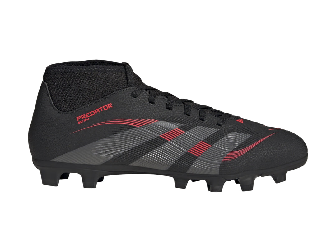 Tacos de fútbol Adidas Predator en color negro con detalles en gris y rojo y cuello tipo calcetín.