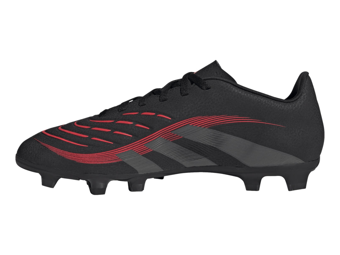 Zapato de fútbol Adidas Predator en color negro con franjas grises y detalles en rojo, vista lateral.