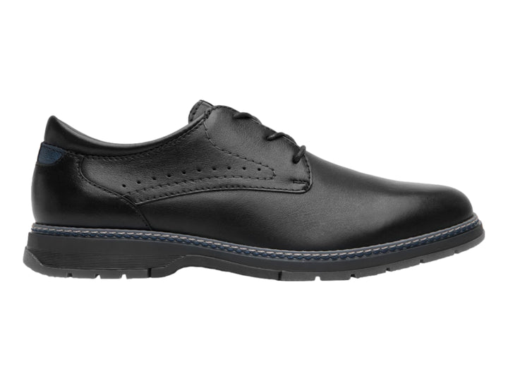 Zapato casual Flexi color negro de cuero con cordones y detalle de costura azul en la suela.
