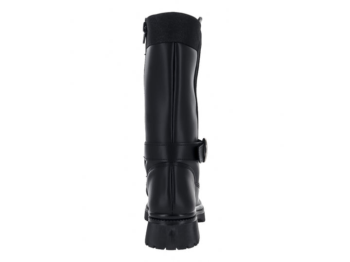 Bota negra de caña media con hebilla plateada y suela track gruesa.