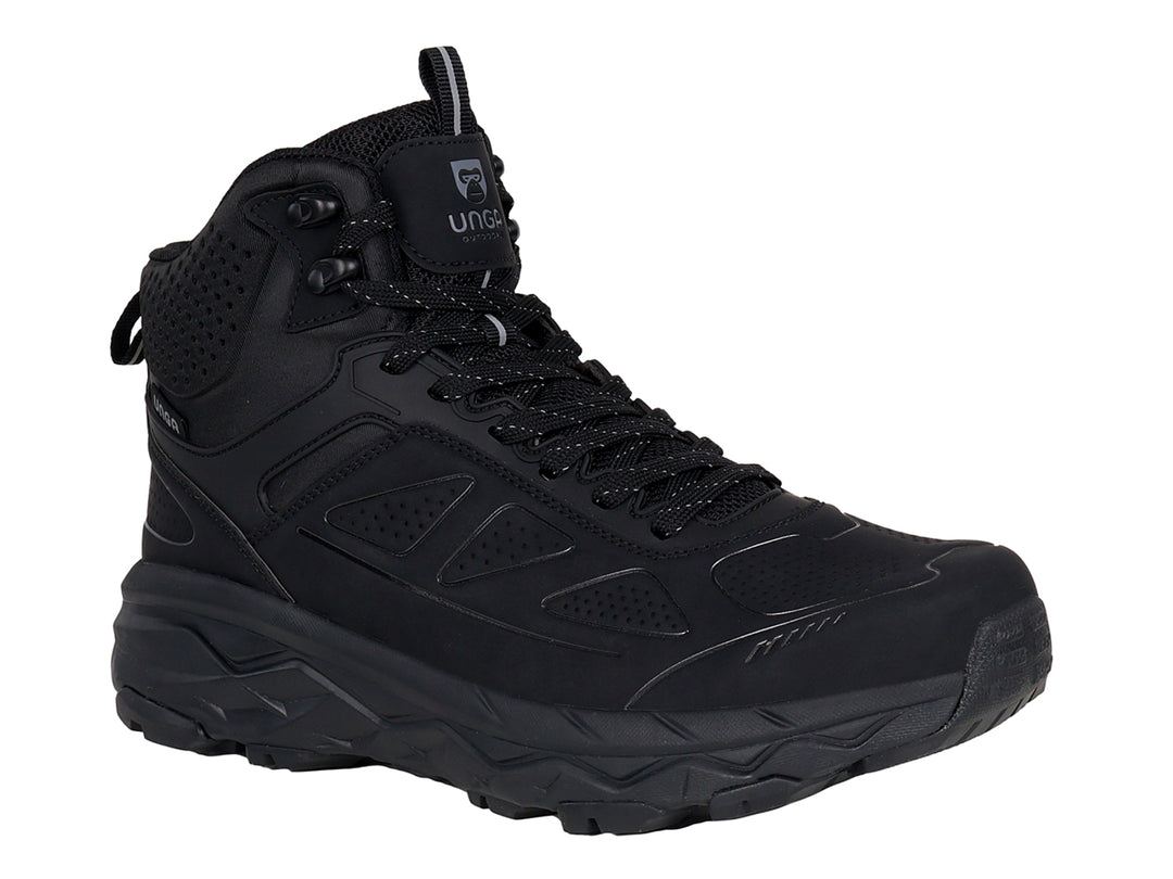 Botas de excursionismo color negro marca UNGA con suela robusta y caña alta.