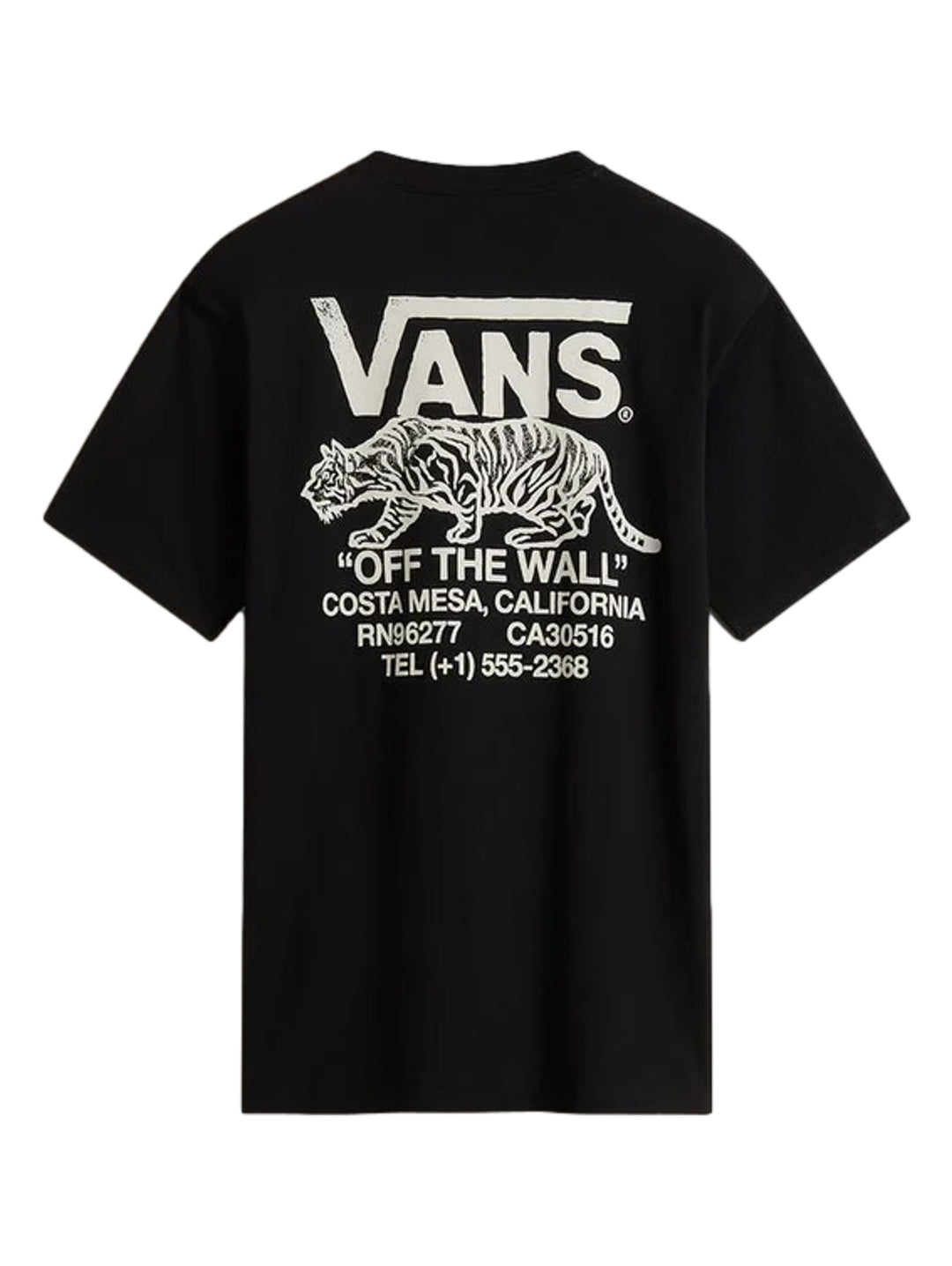 Hombre vistiendo una camiseta de manga corta color negro con el logotipo de Vans en el pecho.