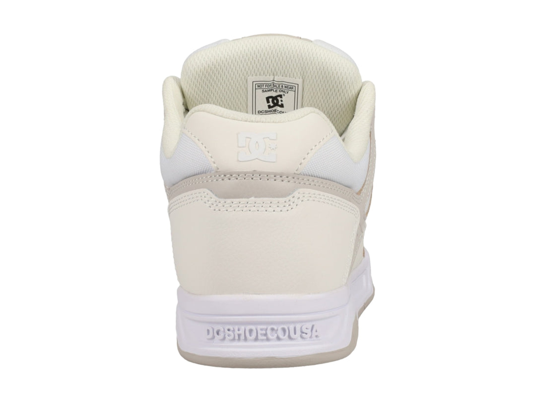 Tenis DC Shoes Stag Neon para hombre en colores blanco y crema con diseño deportivo.