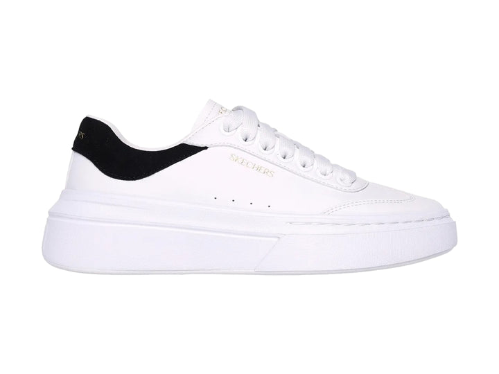 Tenis Skechers Cordova Classic en color blanco con detalle negro en el talón y suela de plataforma blanca.