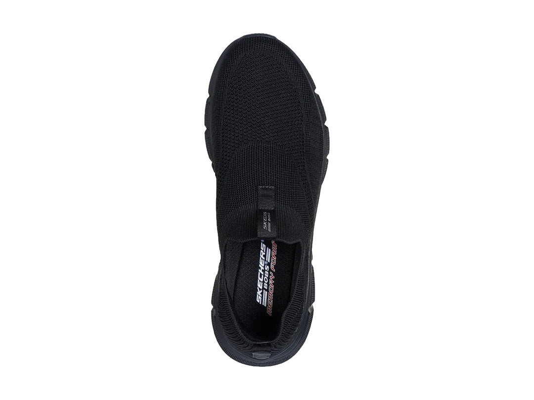 Tenis Skechers color negro, estilo slip-on con tejido transpirable y suela flexible.
