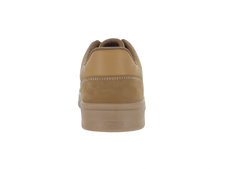 Zapato casual para niño marca YUYIN en color camel con cordones y suela ancha.