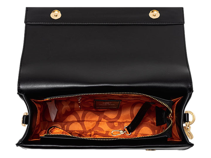 Bolso de hombro rectangular color caramelo de la marca Jaime Ibiza con acabado liso y diseño elegante.