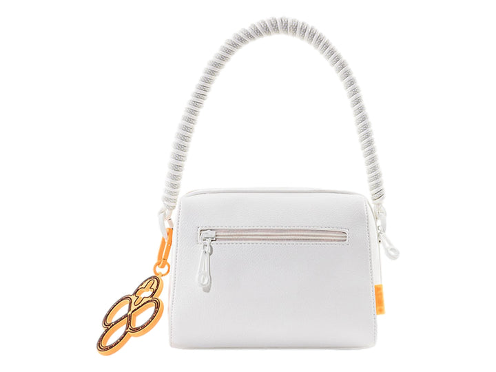 Bolsa blanca de Jaime Ibiza con asa trenzada y diseño rectangular.