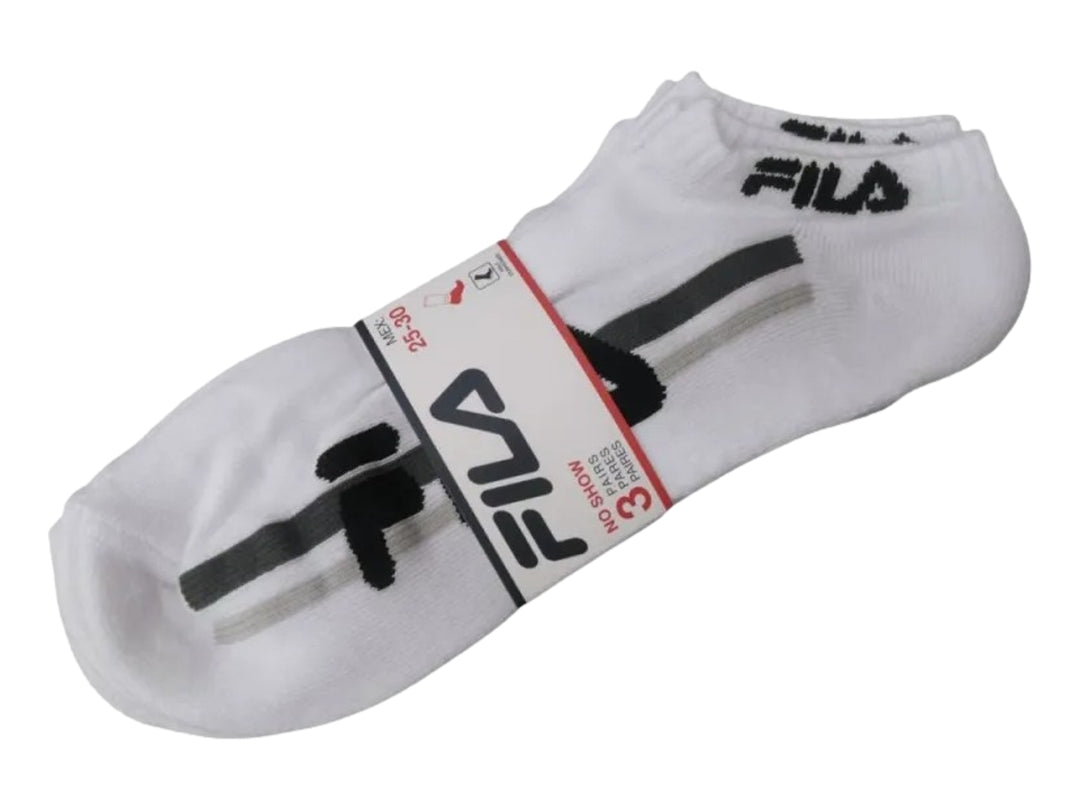 Calcetines blancos FILA con detalles en negro y gris, empaquetados en un set de 3 pares.