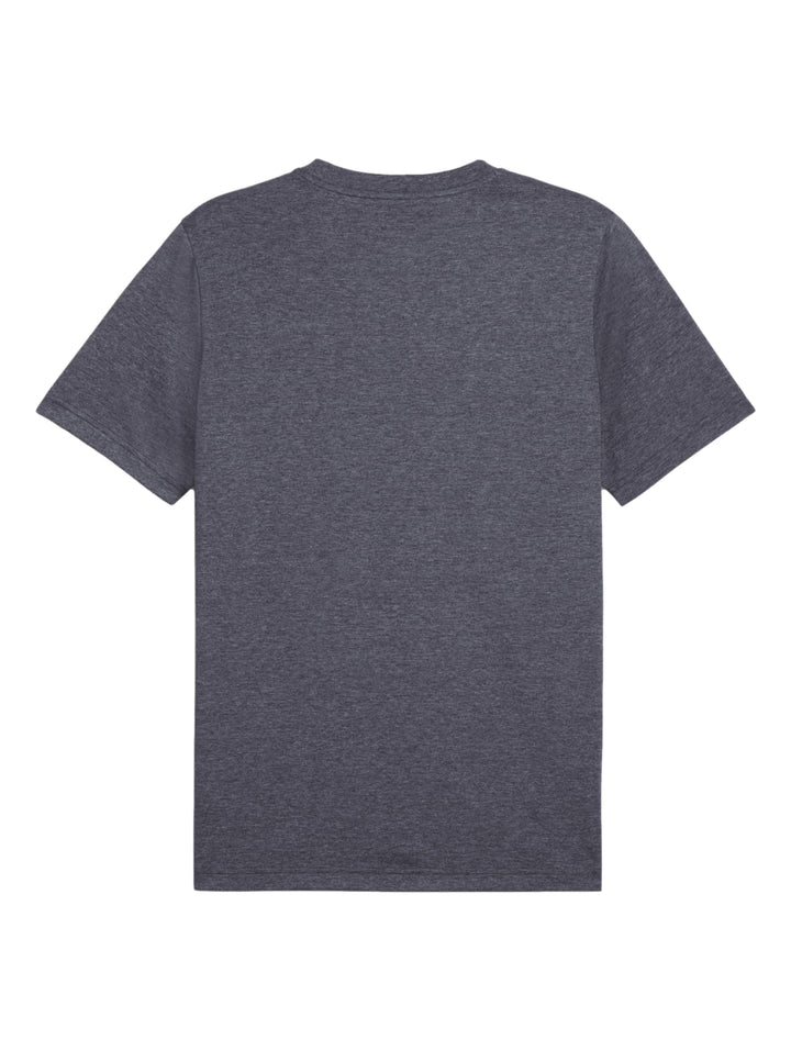 Hombre vistiendo playera PUMA color azul marino con logotipo blanco en el pecho.