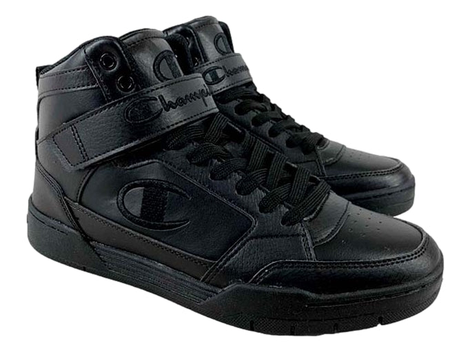 Tenis Champion de bota color negro con textura granulada y correa en el tobillo.