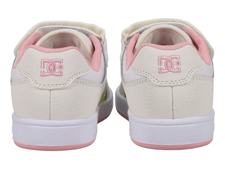 Tenis blancos DC Shoes con suela rosa, panel lateral multicolor y cierre de velcro y agujetas.