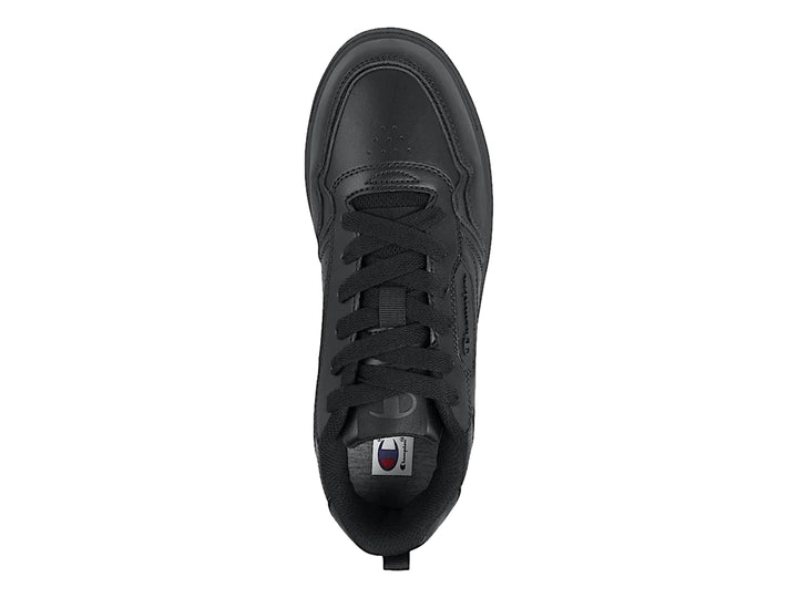 Tenis deportivos Champion color negro total con detalles perforados y suela plana para niños.