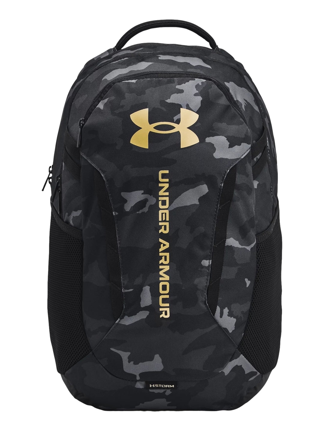 Mochila Under Armour Hustle 6.0 en color negro con estampado de camuflaje gris y logotipos en dorado.