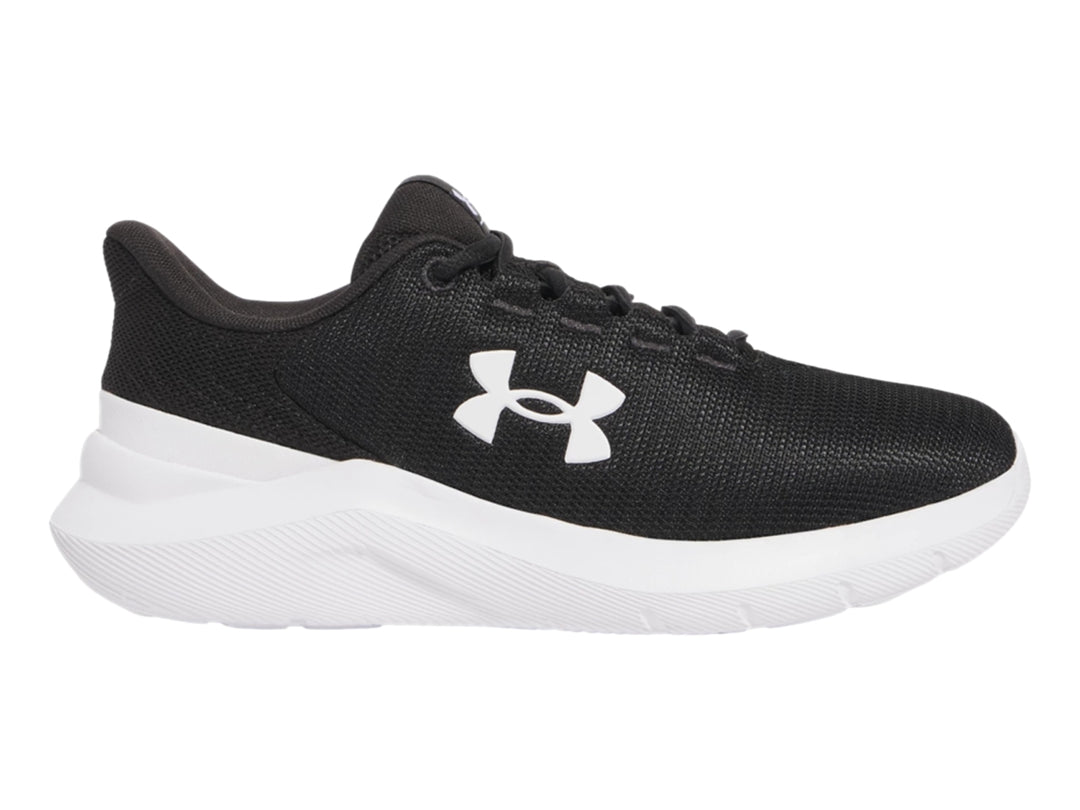Tenis deportivos Under Armour Phade RN 3 en color negro con suela blanca y logotipo blanco lateral.
