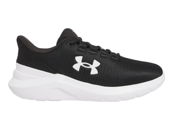 Tenis deportivos Under Armour Phade RN 3 en color negro con suela blanca y logotipo blanco lateral.