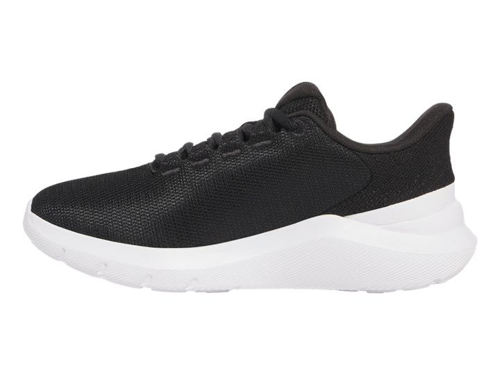 Tenis deportivos Under Armour Phade RN 3 en color negro con suela blanca y logotipo blanco lateral.