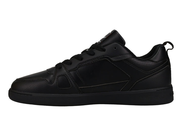 Tenis deportivos Champion color negro con logotipo blanco y rojo en el costado y lengüeta.