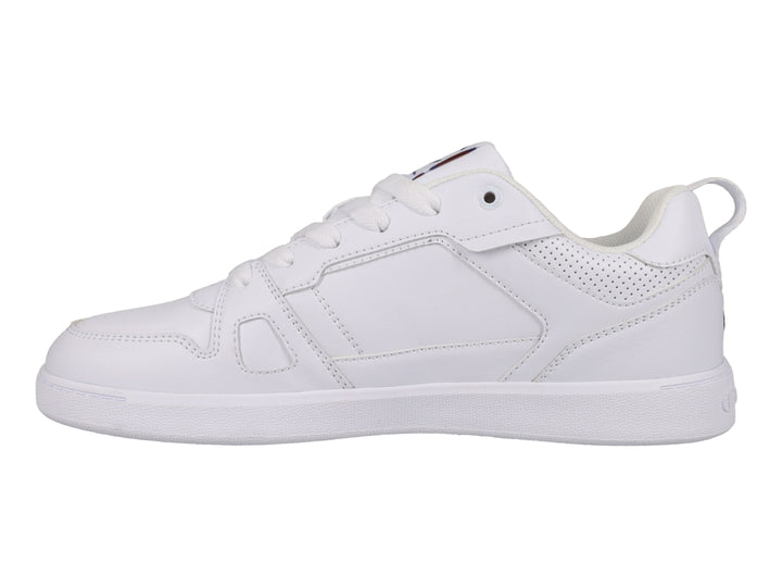 Tenis deportivos Champion de color blanco, corte bajo, con detalles perforados y logotipo en el lateral.