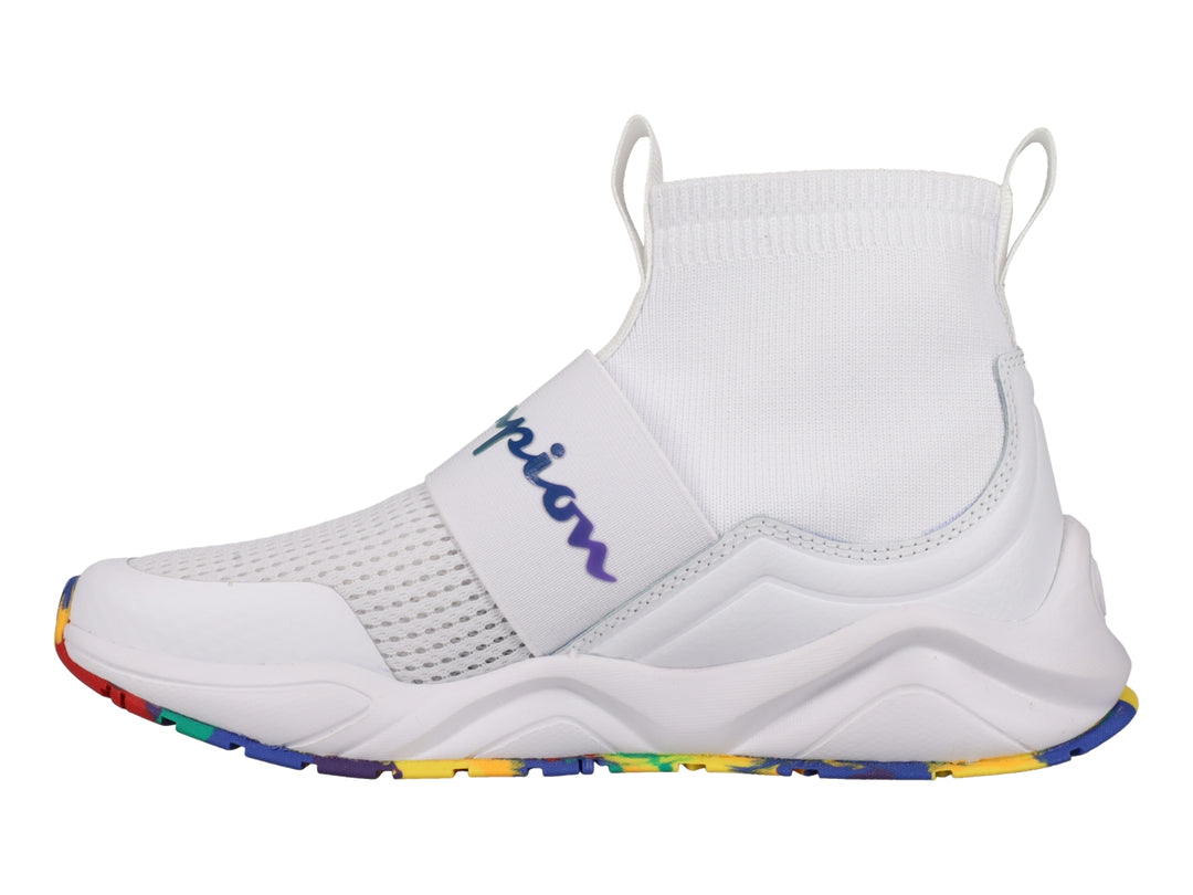 Tenis deportivos Champion blancos con detalles en colores del arcoíris y suela multicolor.