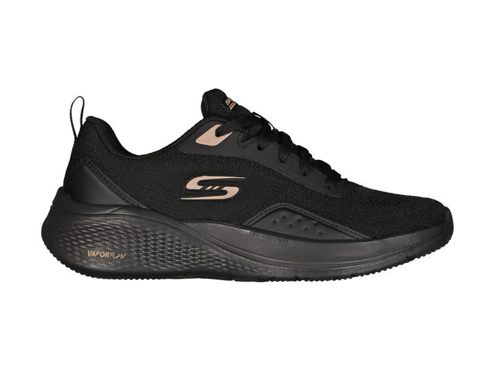 Tenis deportivos Skechers color negro con detalles en oro rosa y suela Vaporslay.