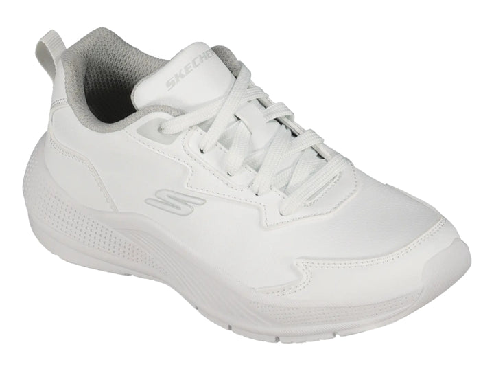 Tenis deportivos Skechers de color blanco total con cordones y suela blanca.