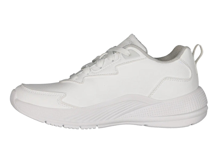 Tenis deportivos Skechers de color blanco total con cordones y suela blanca.