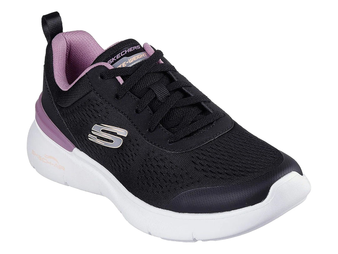 Tenis deportivos Skechers color negro con detalles en morado y suela blanca.