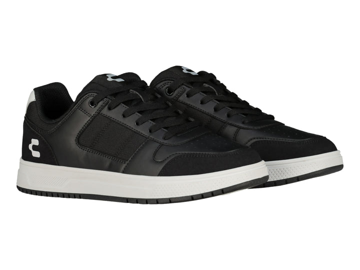 Tenis Charly modelo Skurban en color negro con suela blanca y logotipo blanco lateral.