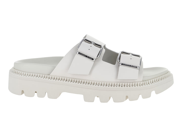 Sandalia Tommy Hilfiger color marfil con doble correa, hebillas plateadas y suela track gruesa.