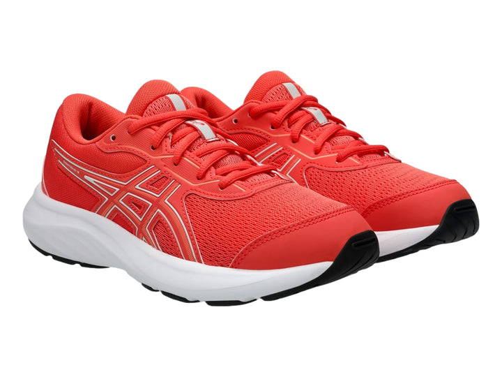Tenis deportivos ASICS color coral con suela blanca y detalles en blanco para niños.