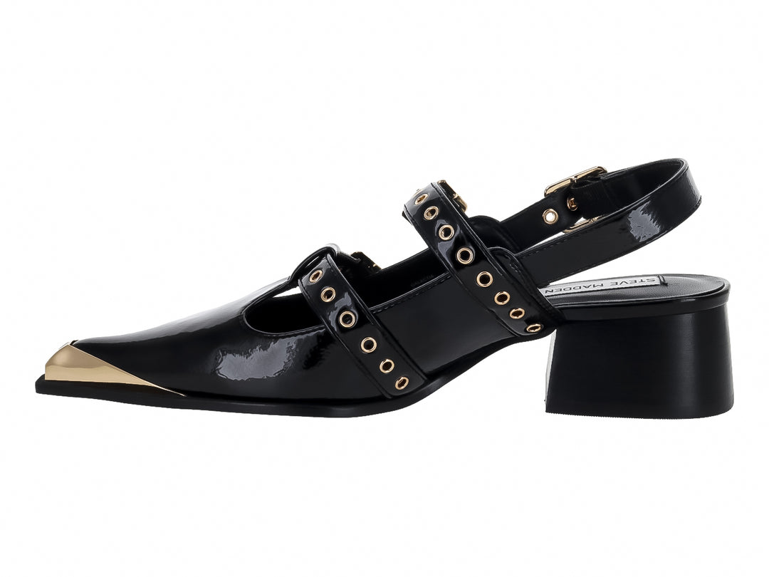 Zapato negro de charol con tacón cuadrado, punta dorada y tres hebillas doradas decorativas.