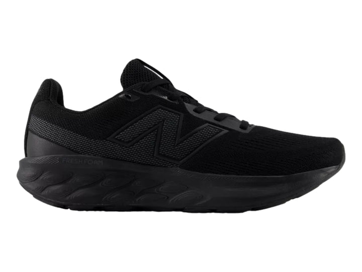 Tenis New Balance modelo 520 en color negro total, con malla transpirable y suela Fresh Foam.