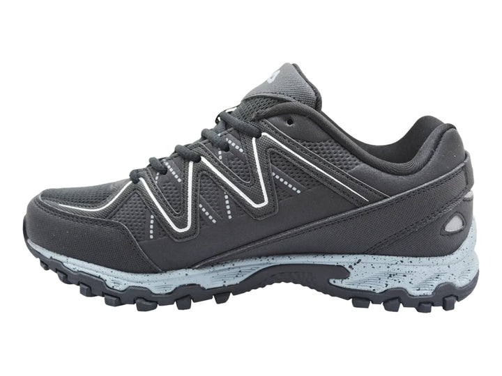 Zapato deportivo FILA Firetrail Evo en color negro con detalles en gris y suela texturizada para niños.