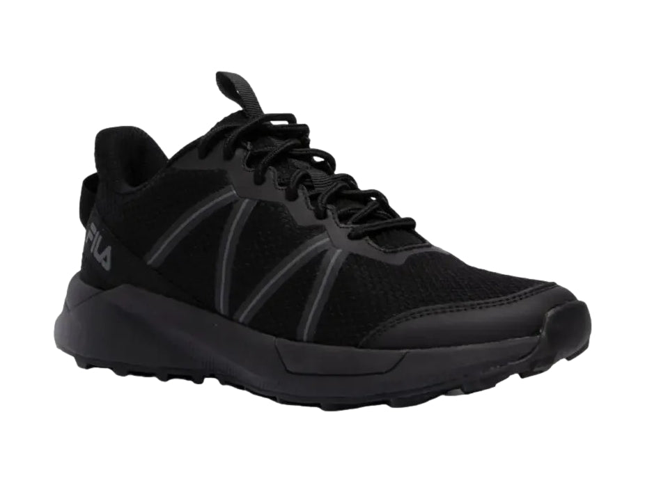 Tenis deportivos FILA color negro con detalles en gris oscuro y suela robusta.