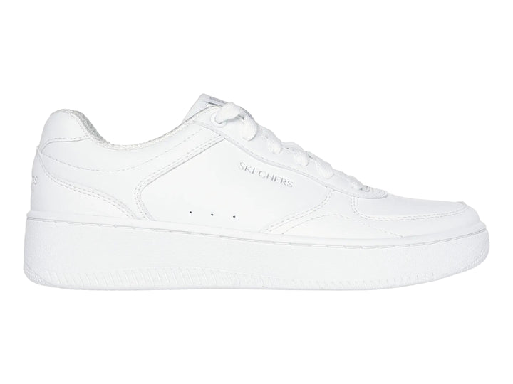 Tenis Skechers Sport Court 2.0 en color blanco, vista lateral.
