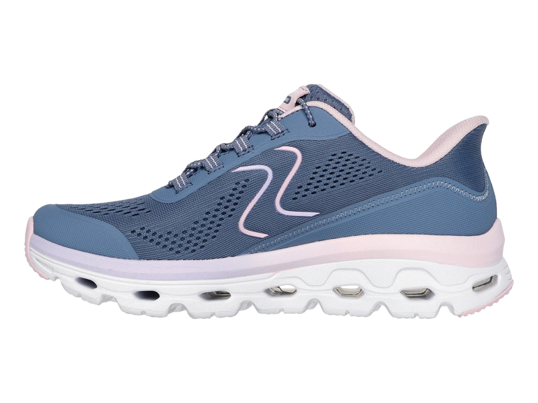Tenis deportivos Skechers color azul pizarra con detalles rosa y suela blanca Glide-Step.