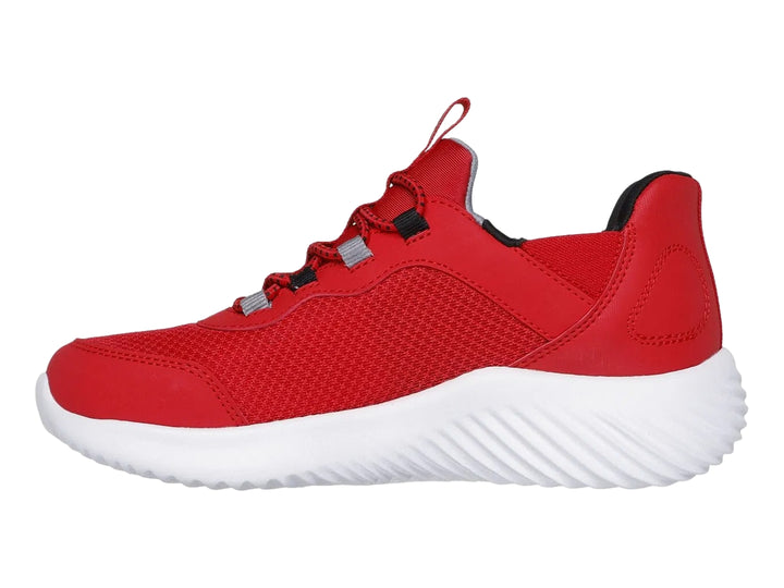Tenis deportivos Skechers color rojo con suela blanca y detalles en gris.
