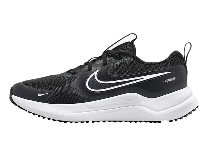Tenis deportivos Nike Cosmic Runner color negro con suela blanca para niños.