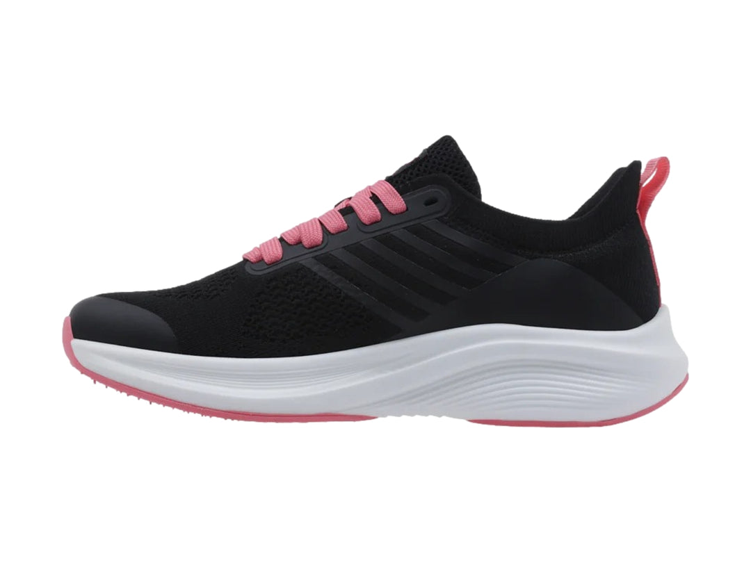 Tenis deportivos K-Swiss color negro con detalles en rosa y suela blanca.