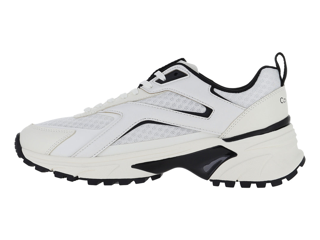 Tenis deportivos Calvin Klein color blanco con detalles y suela en color negro.