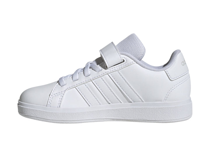 Tenis Adidas Grand Court 2.0 en color blanco con cierre de velcro y agujetas.