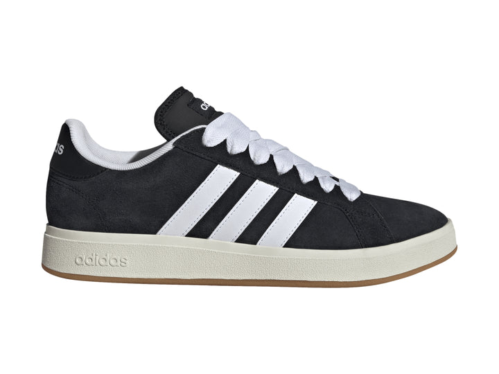 Tenis Adidas Grand Court Base 00s color negro con tres franjas blancas y suela blanca.