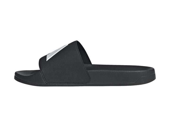 Sandalias Adidas Adilette Shower Slides en color negro con detalles blancos, vista lateral.