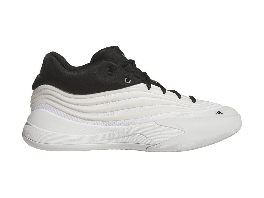 Tenis de baloncesto Adidas en color blanco con la parte superior en negro.