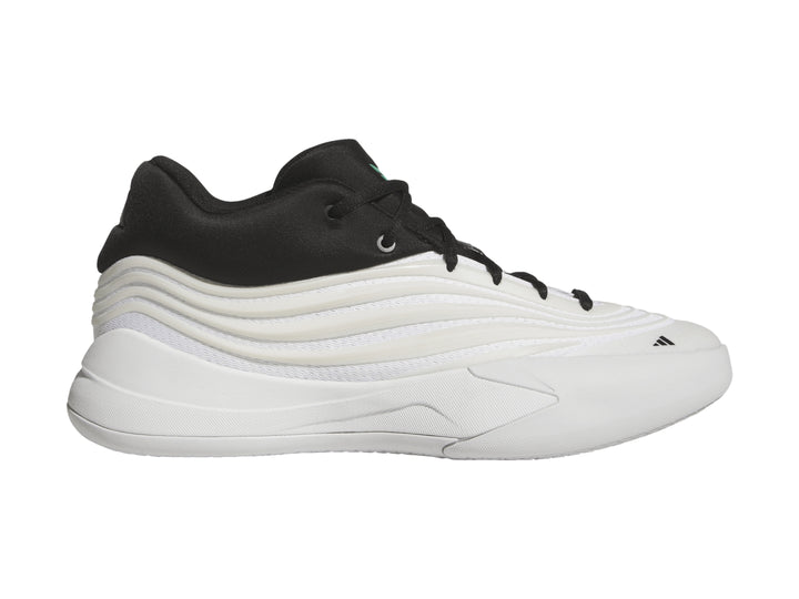 Tenis de baloncesto Adidas en color blanco con la parte superior en negro.
